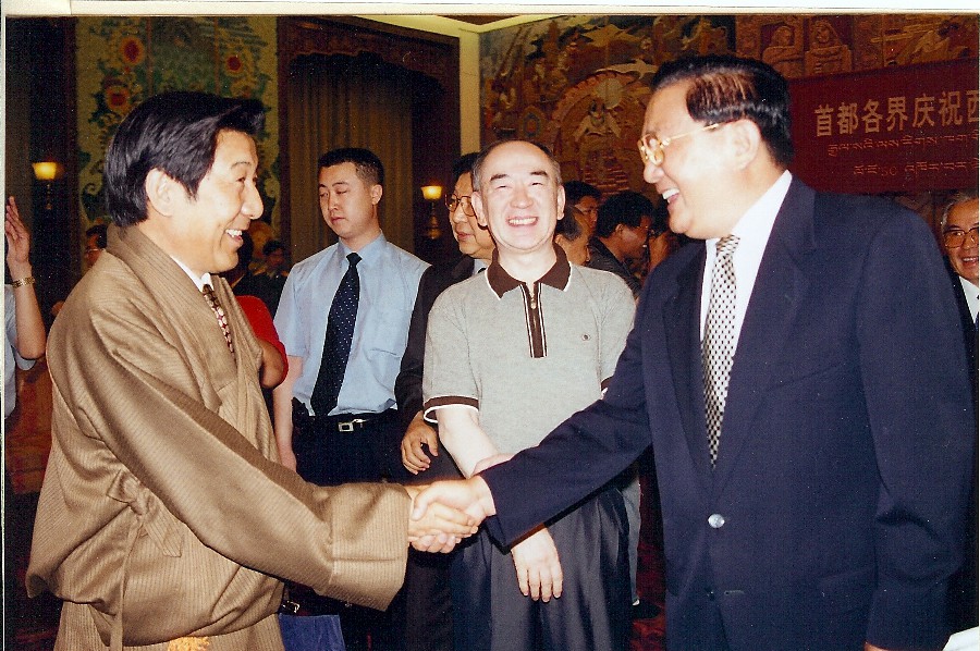 06 2001年5月23日中央政治局委員、中央書記處書記、國務(wù)委員羅干接見陳虹書記、拉巴平措總干事~1.jpg
